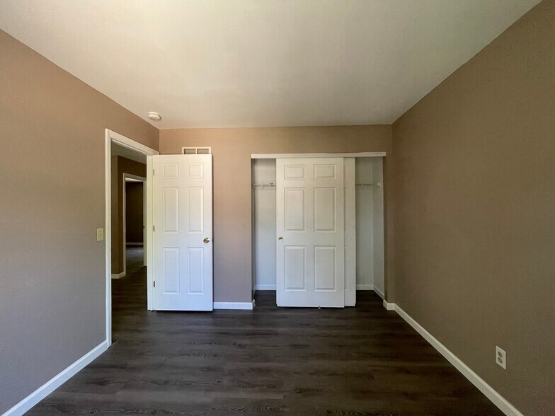 Building Photo - 636 Canary Estates Dr
