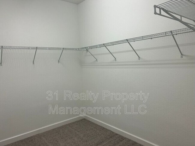 Building Photo - 11114 Sycamore Woods Dr