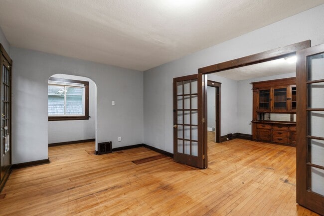 Building Photo - Cramer upper house