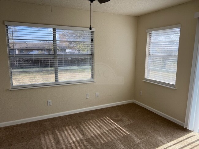 Building Photo - 1208 Ridgemont Dr