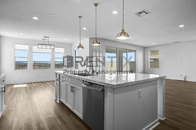 Building Photo - 18116 Hedgerow Way
