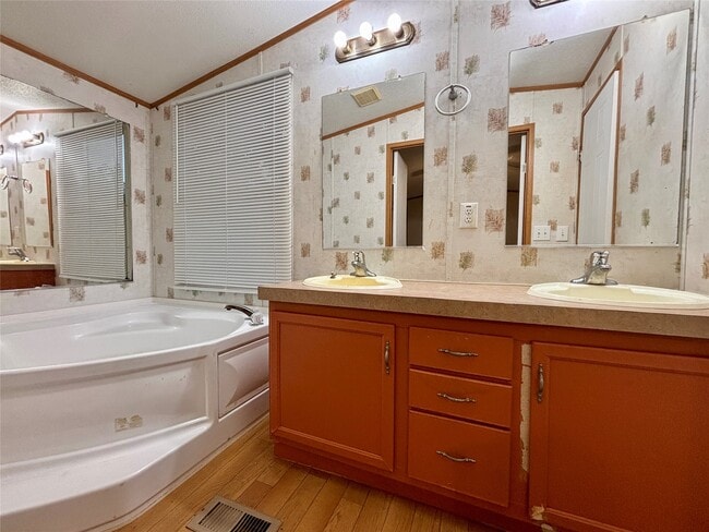 Building Photo - 13295 Pecan Tree Dr