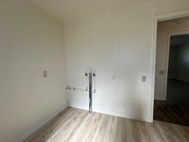 Building Photo - 318 McCourt St