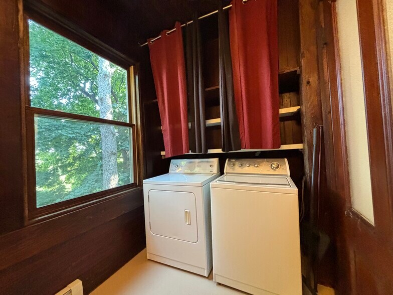 Washer-Dryer - 50 Edgehill Rd