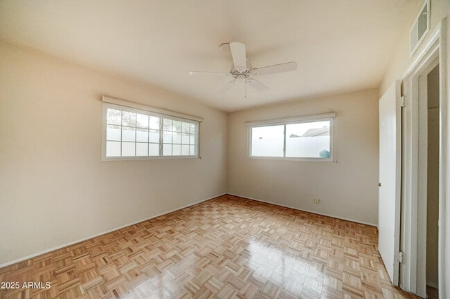 Building Photo - 3033 E Campbell Ave