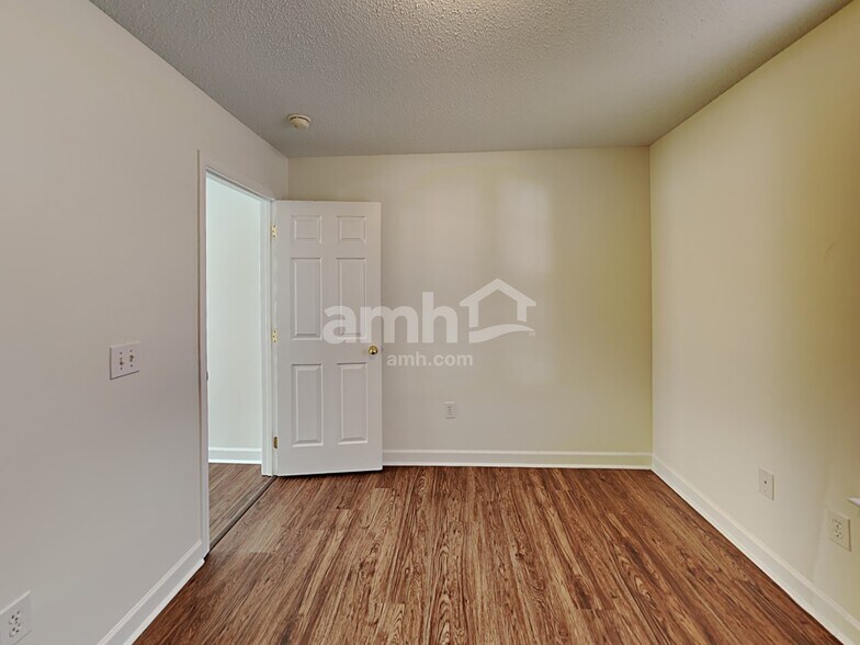 Building Photo - 6116 Firethorne Ln