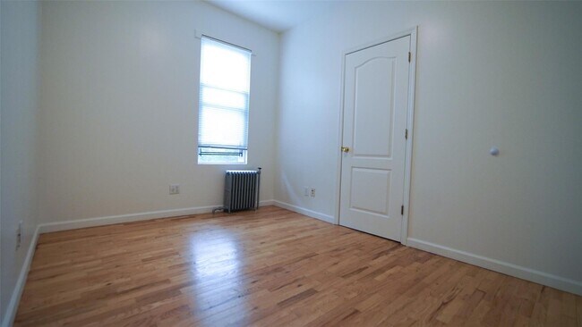 Building Photo - 174 Beechwood Ave