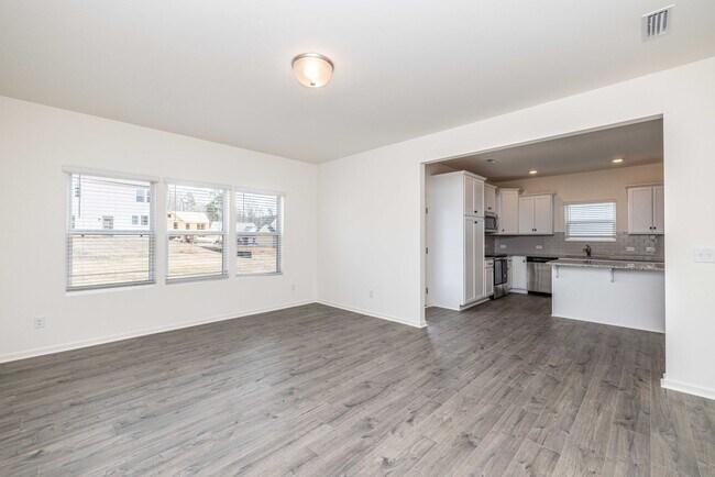 Building Photo - 4 Bedroom Home Piedmont School District - ...