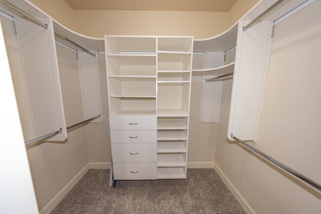 Building Photo - 2 Creeks Condominiums - Gated Community on Camas Meadows Golf Course