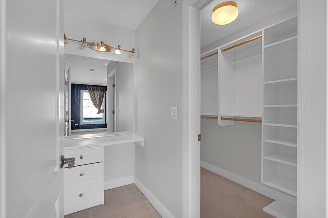 Building Photo - 7242 Greywall Ct