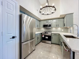 Building Photo - 13103 Mulberry Park Dr