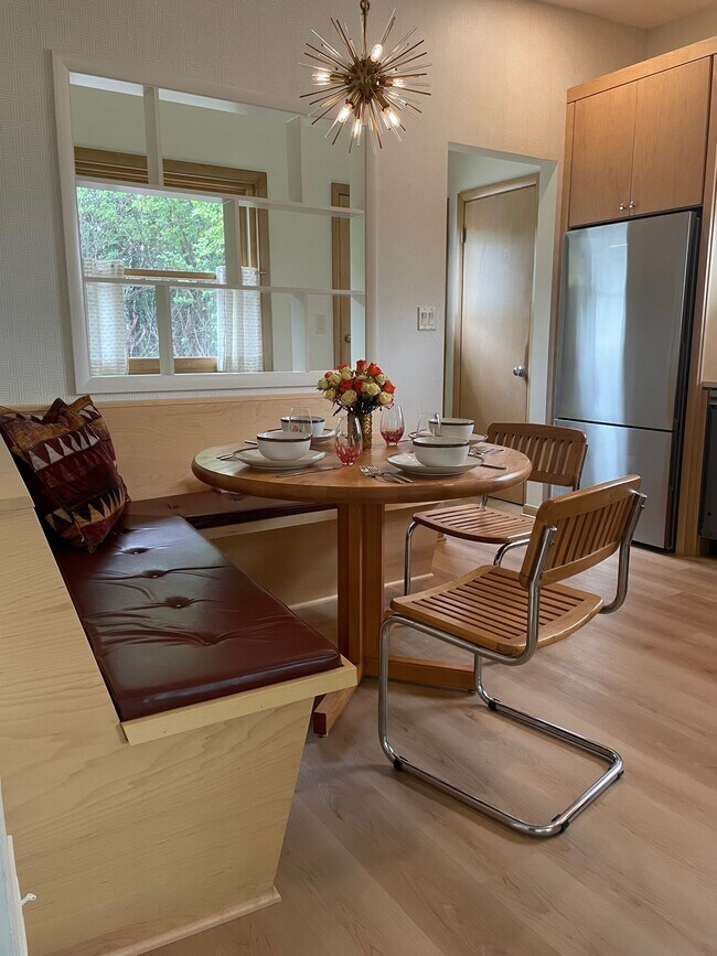 Building Photo - 506 N 91st St