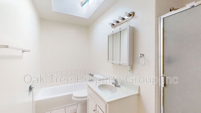 Building Photo - 2858–2860 Brookdale Ave