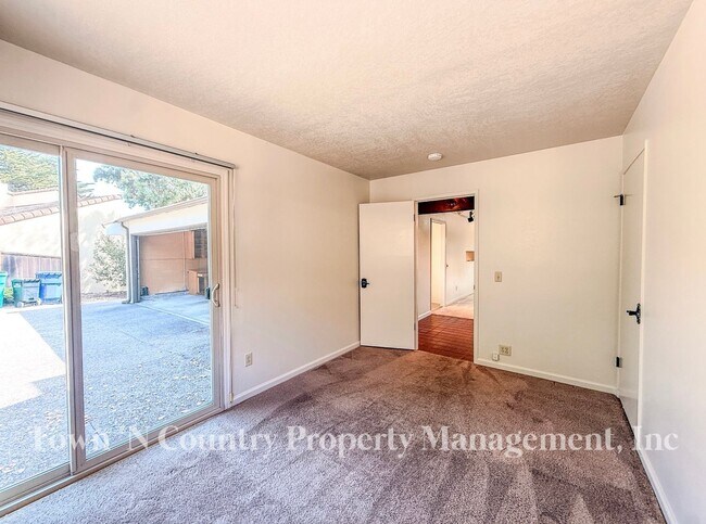 Building Photo - 26142 Carmel Knolls Dr