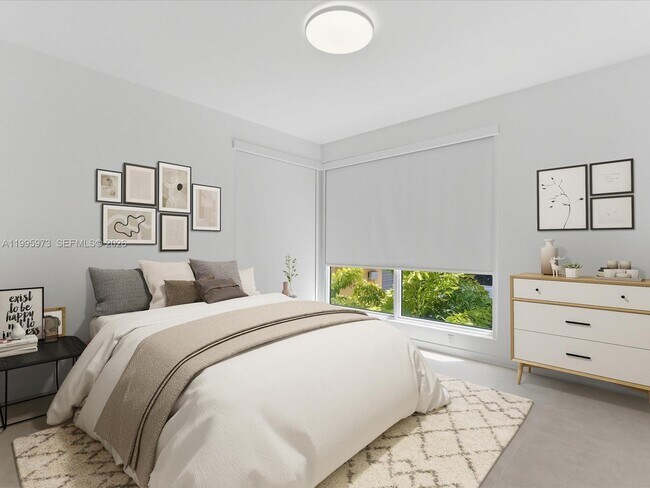 Building Photo - 529 SW 11th St