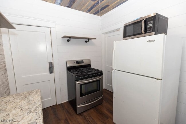 Building Photo - 1598 Alameda Ave