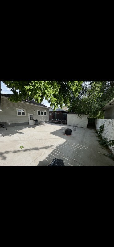 Building Photo - 2321 Jackson Ave