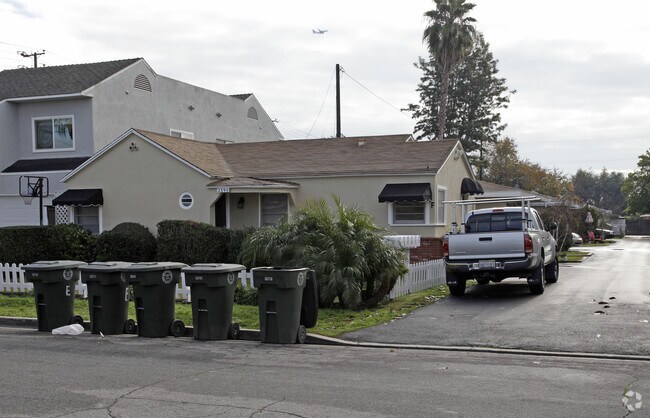 Primary Photo - 2390 Elden Ave