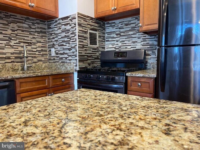Building Photo - 4360 Ivymount Ct