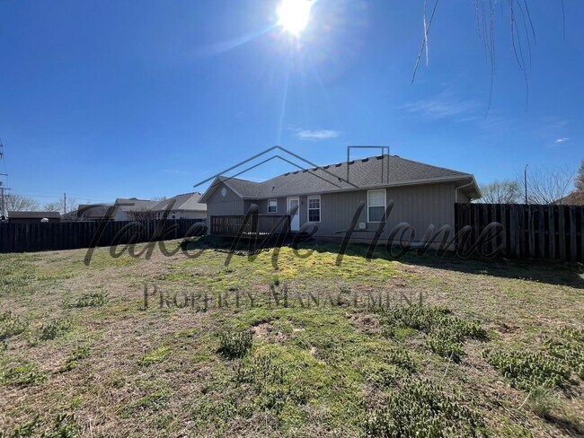 Building Photo - Fully Updated 3 Bedroom Home in Republic!