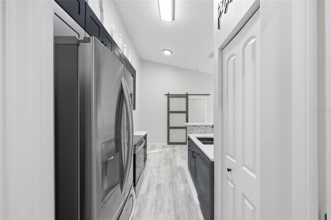 Building Photo - 2532 Grassy Point Dr