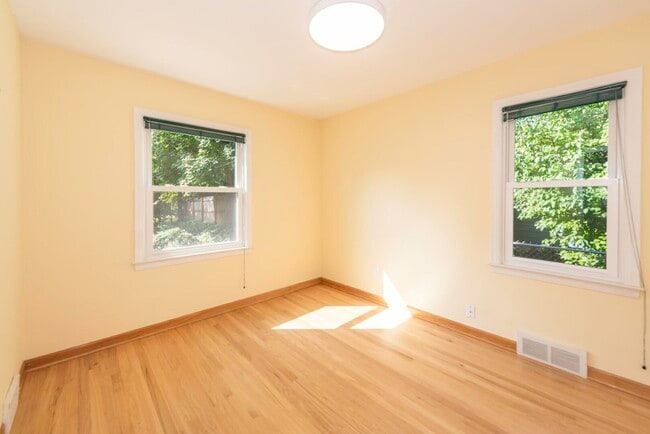 Building Photo - 1616 Morton Ave