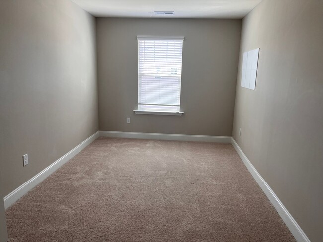 Building Photo - New 3 Bedroom 2.5 Bathroom Townhouse with ...
