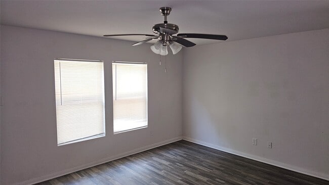 Building Photo - 15681 Del Norte Dr