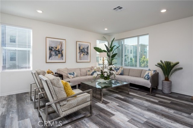 Building Photo - 164 Unity St