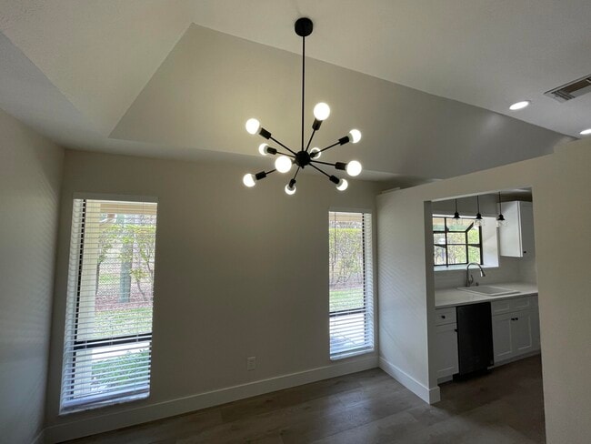 Building Photo - 104 Half Moon Cir