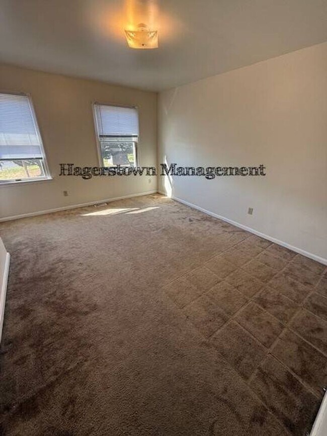 Building Photo - 518 S Cannon Ave