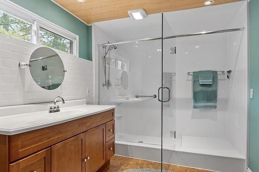 Building Photo - 68 E Bluff Rd