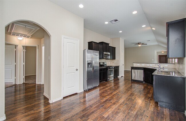 Building Photo - 1418 Spencer Glen Ln