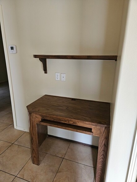 Building Photo - 1905 Horsetail Falls