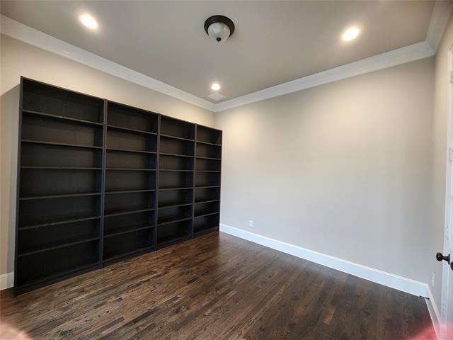 Building Photo - 7163 Split Rein Rd