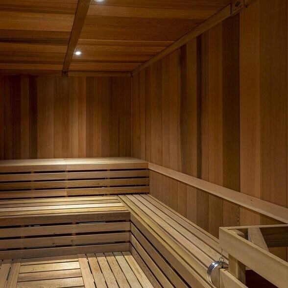 Building Photo - 401 W 25th St