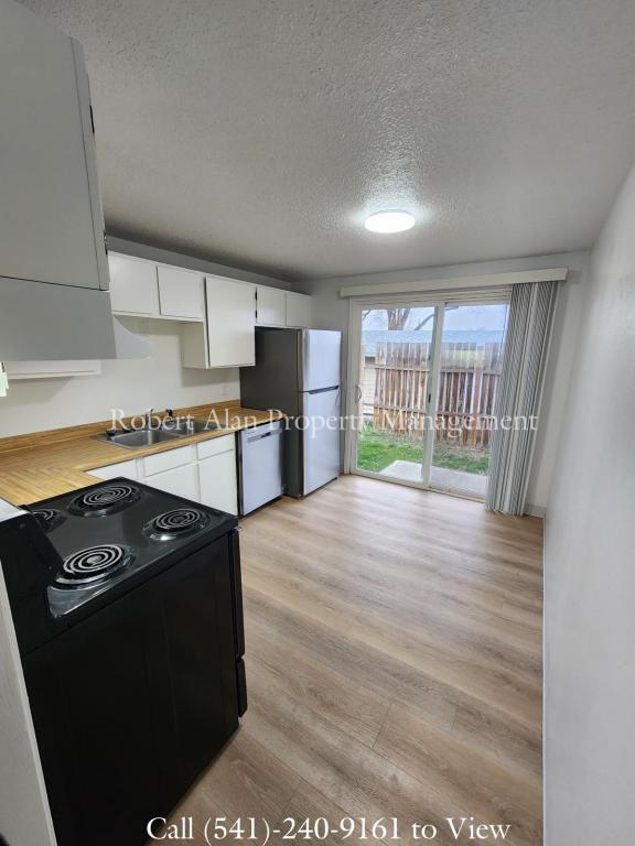 Building Photo - 320 NW 14th St