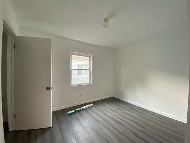 Building Photo - 108 Columbian Ave