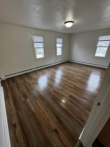 Building Photo - 1284 Slater Rd