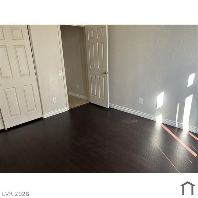 Building Photo - 2660 Lochleven Way