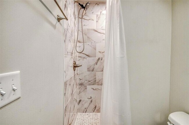 Building Photo - 211 Bumgarner Ave