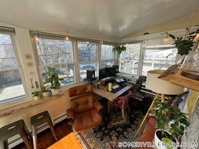 Building Photo - 12 Claremon St