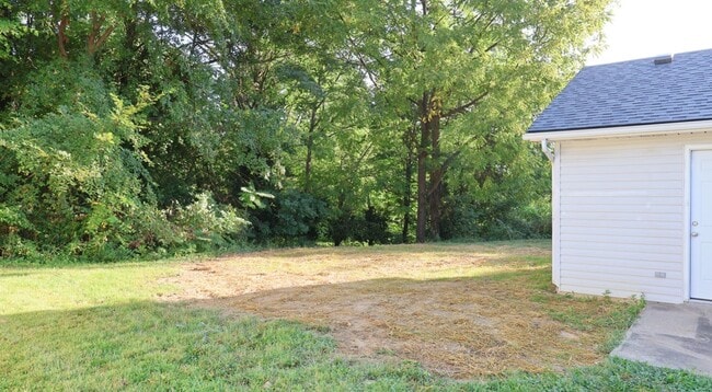 Building Photo - 2401 Mona Vista Ct