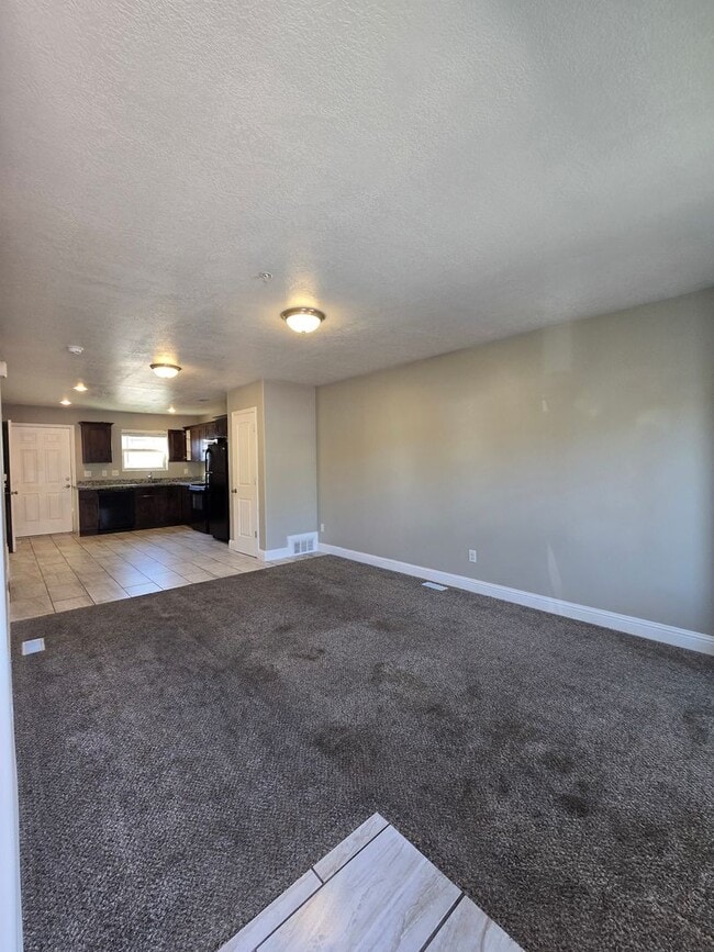 Primary Photo - Pet Friendly 3 bedroom townhouse