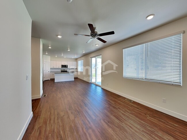 Building Photo - 3934 Wyedale Wy