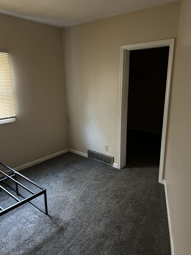 Building Photo - 175 Lisbon Ave