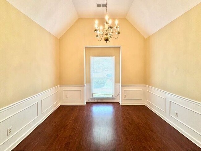Building Photo - Now Leasing A Spacious 3-Bedroom 2 Bath Ho...