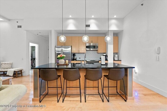 Building Photo - 509 Bogart Pl