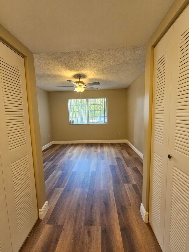 Building Photo - 4177 N Haverhill Rd