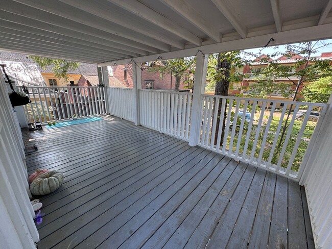Building Photo - 1BR/1BA For Rent